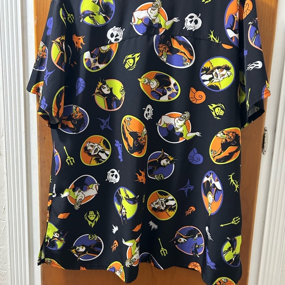 Disney Villains Scrub Top - Picture 3 of 4